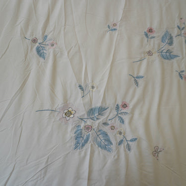 cream comforter focus view