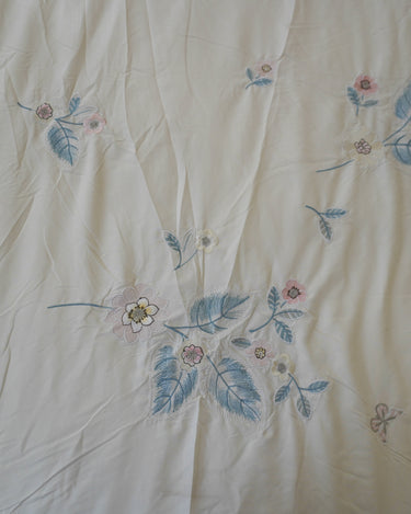 cream comforter focus view