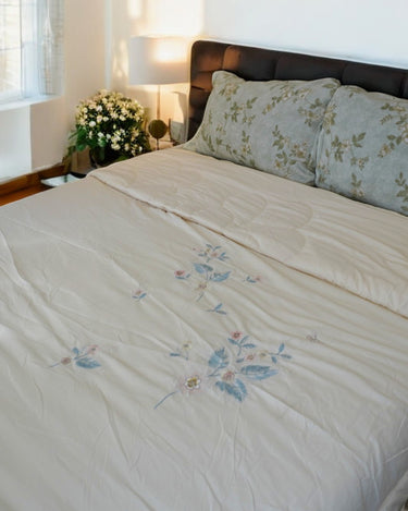 cream comforter side view