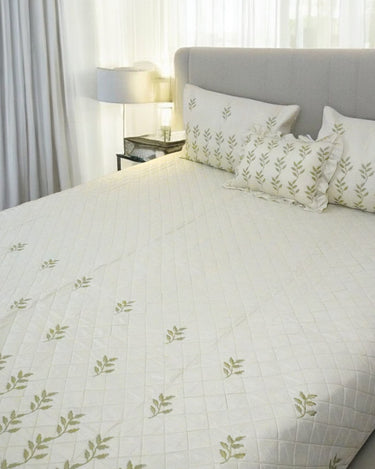 green leafy 4 piece embroidered bedcover set - side view