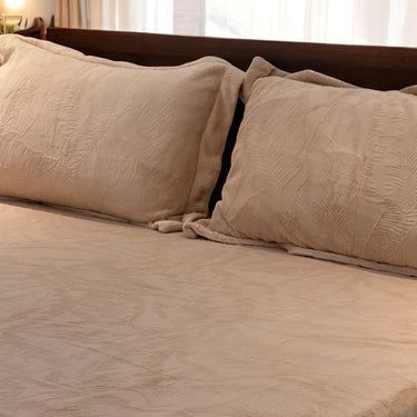 peach velvet warm bedsheet | focus view