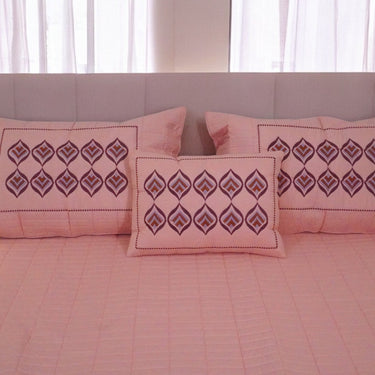 pink embroidered 4 piece king size bedcover | focus view