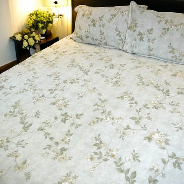 warm printed velvet bedsheet | overall view